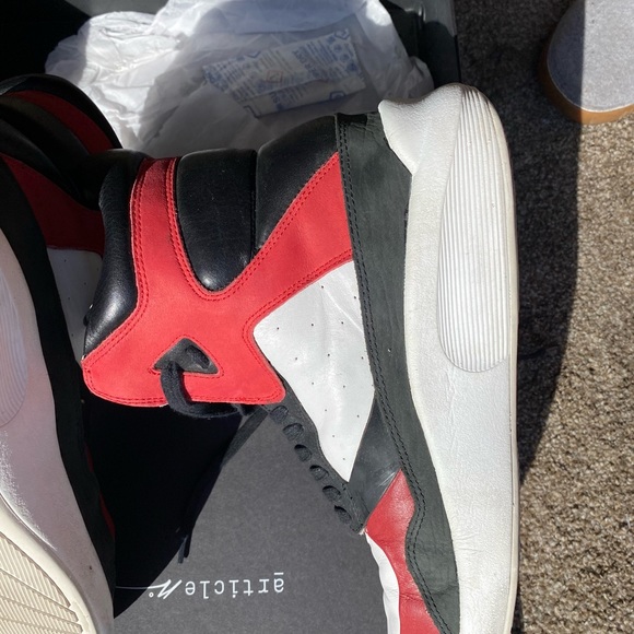 0621 in Red black and white - Picture 5 of 16